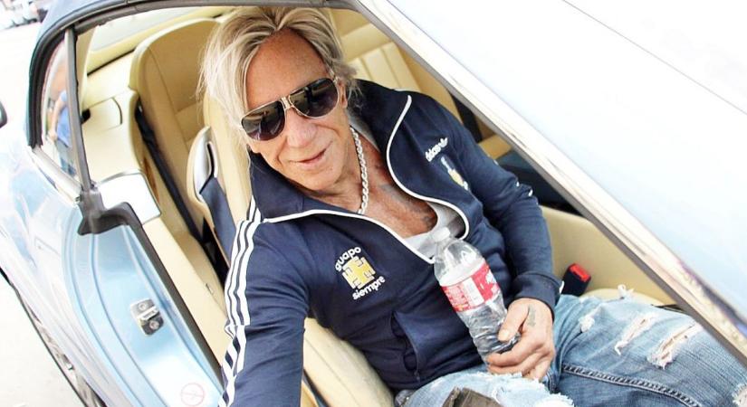 Hollywood bálványozta, bárkit és bármit megkaphatott, most az egész világ az egykori szexszimbólum bukását figyeli