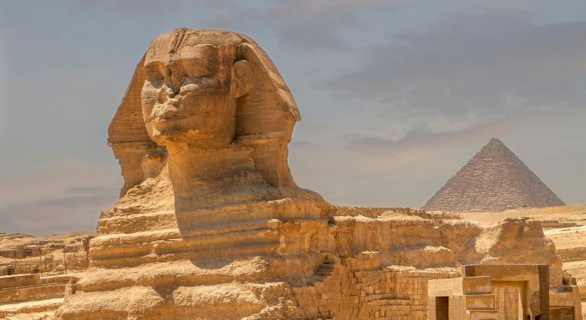Ejtőernyővel derítették fel a Szfinx titkos bejáratait, még most sem tértek magukhoz a tudósok attól, amit benne találtak
