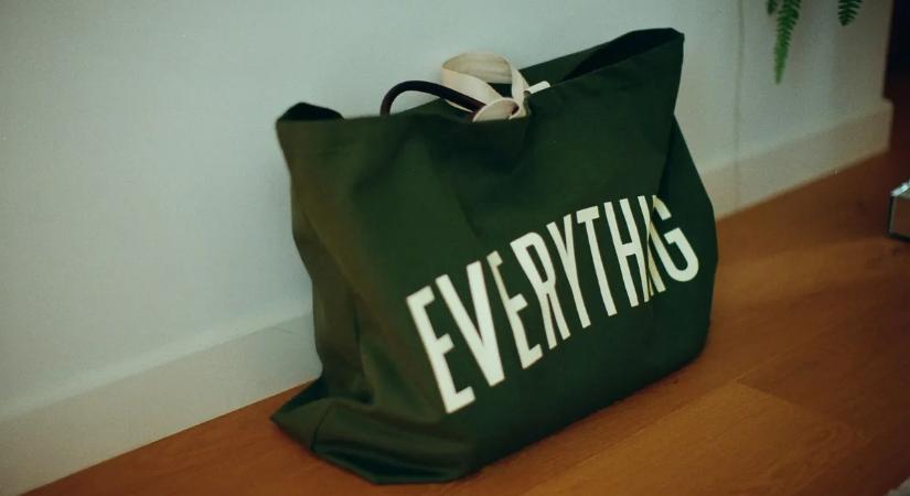 Új trend hódít: ez a táska az ön életét is gyökeresen megváltoztathatja