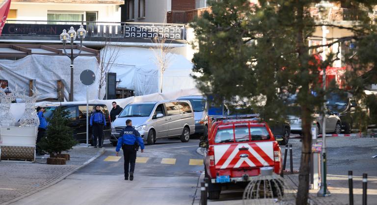 Ismert strici és emberrabló a svájci bár tulajdonosa, ahol több mint 40 ember halt meg