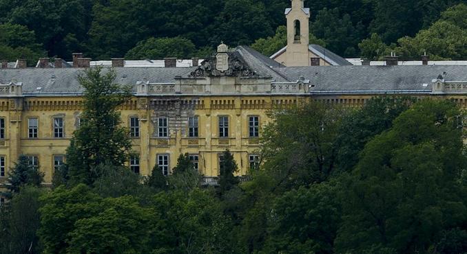 Egymilliárd forint fölött járnak a lipótmezői elitiskola költségei, az építkezés továbbra sem kezdődött el