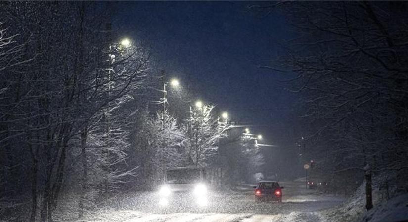 Lázár János: nincs jelentős fennakadás a vasúton