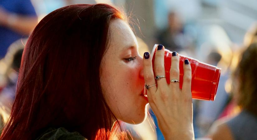 Hóval készült limitált kiadás került a boltokba a magyarok kedvenc italából!