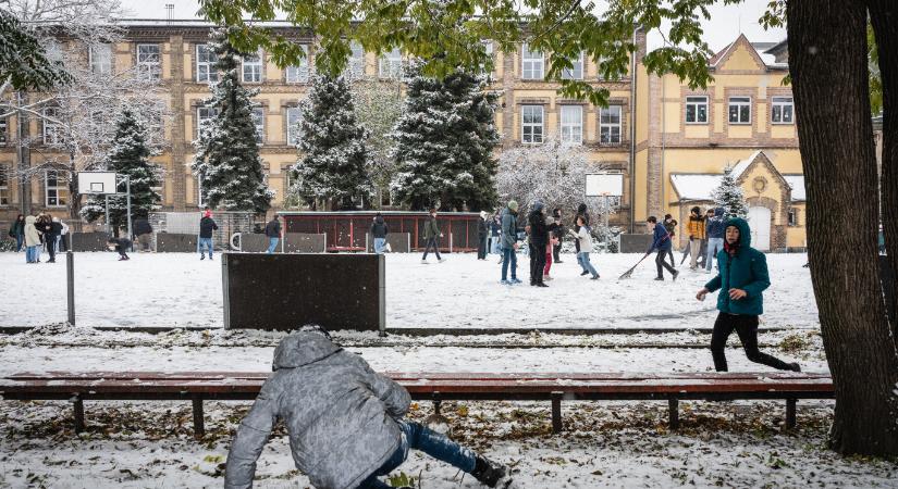 Szabálysértést követhet el, aki útszóró sót használ a járdán