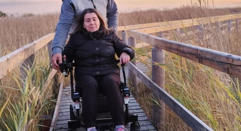 Kifakadt az asszony: csalók hirdettek csodagyógyszert a gyógyíthatatlan beteg Mónika oldalán