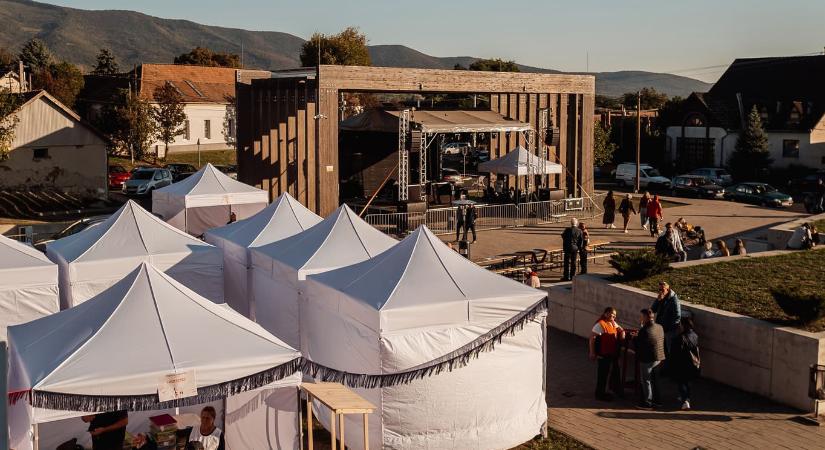 Varázsvölgy, Pásztó