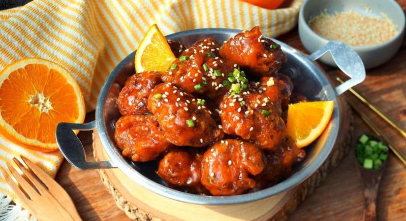 Ragacsos kínai narancsos csirkefalatok: a büfében sem kapsz ilyen finomat