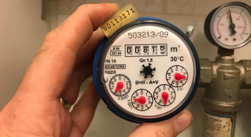 Azonnal nézz rá a vízórádra, háztartások tízezreinél jöhet most drága baj