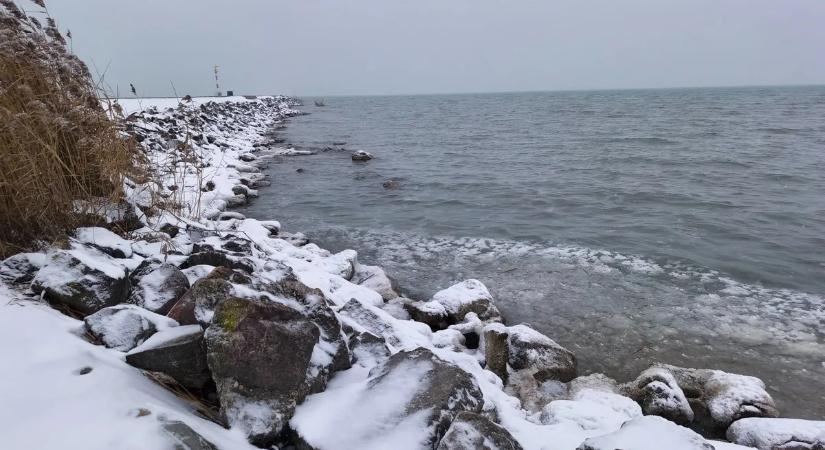 Állj! Mielőtt rálépsz a befagyott Balatonra, ezt tudnod kell!
