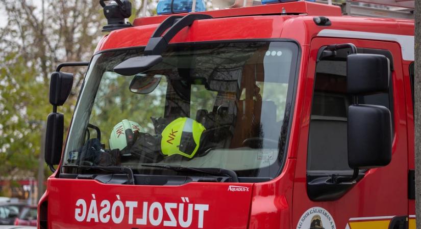 Baleset a 61-es főúton, kamion akadt el a havazás miatt Nagykanizsa közelében