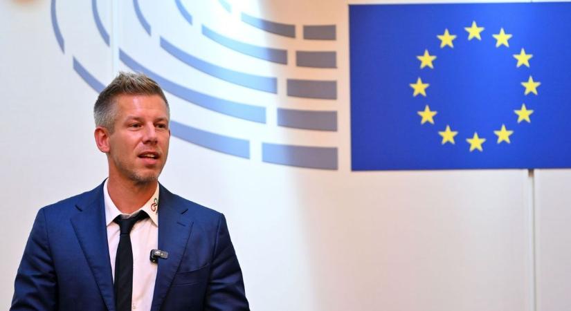 Magyar Péter kijelentette, hogy sosem támogat migránskvótát, aztán megszavazta, aztán letagadta, amit nyilvánosan mondott (VIDEÓ)