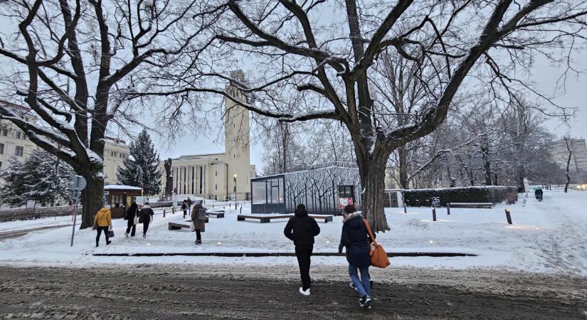 Lázár János szerint a vonatforgalommal minden rendben