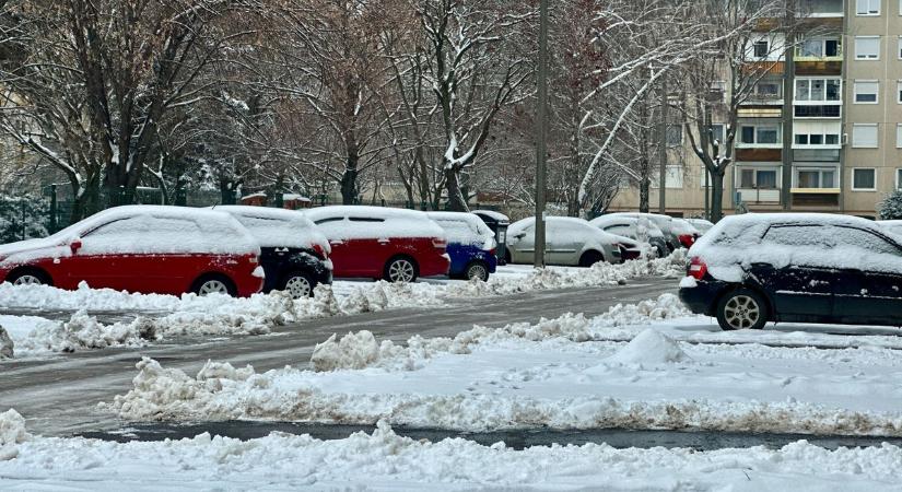 Több centiméteres hóra ébredt Csongrád-Csanád – mutatjuk, mi a helyzet az utakon