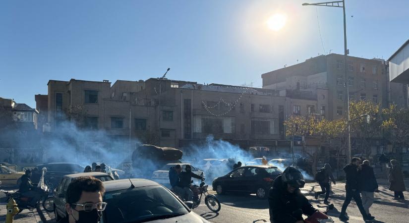 35 halálos áldozata lehet eddig az iráni tüntetéseknek, köztük négy gyerek