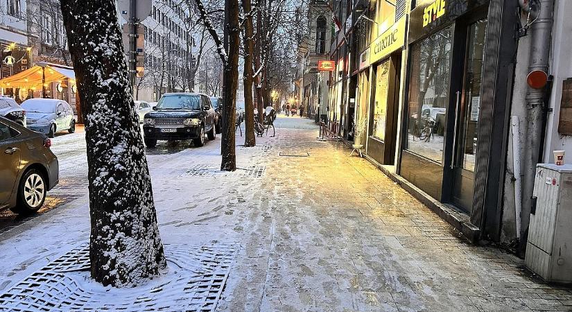 Orbán lapátot ragadott, a hóhelyzetről vallott színt Lázár, Karácsony pedig személyesen tesztelte az utakat
