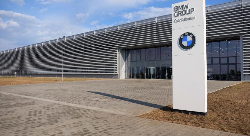 Tűz ütött ki a debreceni BMW-nél