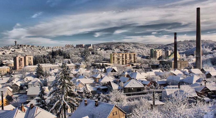 Másodfokú figyelmeztetés van érvényben a havazás miatt