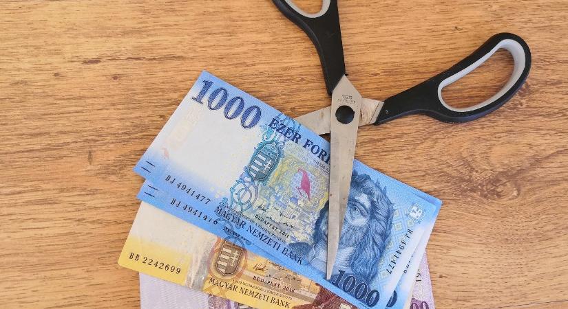 A nap kérdése: érvényesíteni kell-e a munkabérből történő letiltást egyszerűsített foglalkoztatásnál?