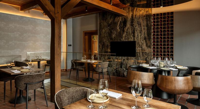 Titkos pince, zsíroskenyér, lélegzetelállító bárányraguleves – a megújult A.GERE Restaurant családi történeteket komponált