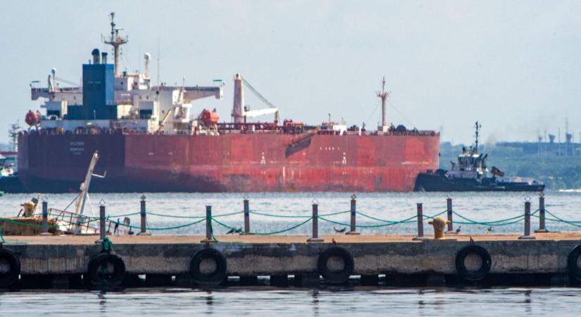 Sötét módban hagyják el Venezuelát a tankerek: mozgolódik az olaj a Trump-blokád árnyékában