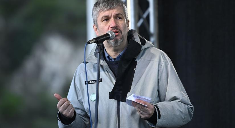 Nem elég a hó, Hadházy is tüncizik – gyűlés akadályozhatja a forgalmat kedd este Budapesten