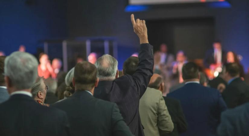 Ezek a médiumok kérdezhettek a nemzetközi sajtótájékoztatón