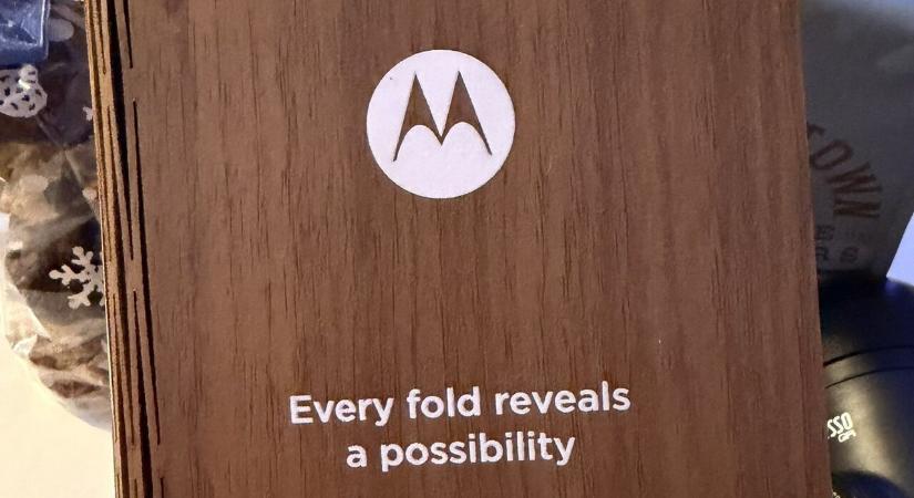 Képeken a Motorola Razr Fold