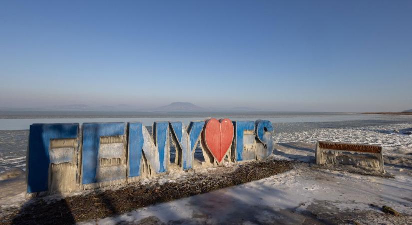 Befagy a Balaton, évek óta nem volt ilyen vastag jégtakaró a tavon, vehetjük elő a jégkorcsolyát?