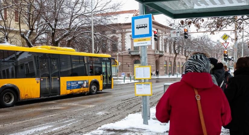Nincs fennakadás Szekszárdon, rendben járnak a helyi járatos autóbuszok (fotókkal, videóval)