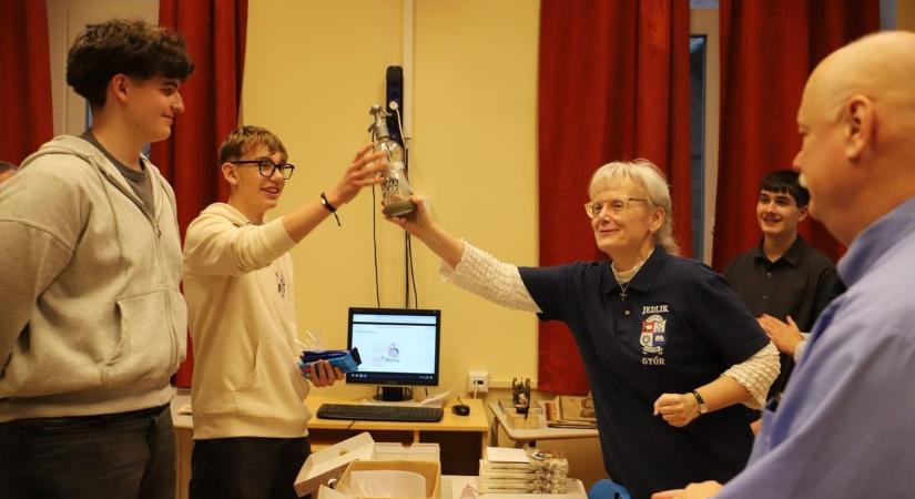 Hagyományos Jedlik-vetélkedőt tartottak a győri iskolában