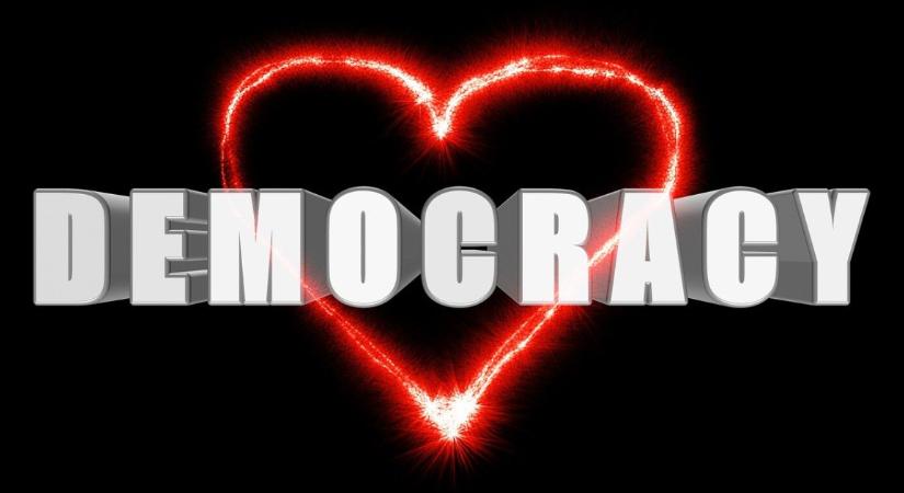 Romlott Magyarország demokráciaindexe