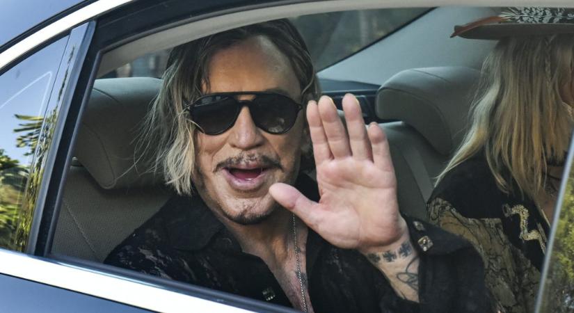„Inkább dugnék fegyvert a seggembe” – Mickey Rourke kiborult a nevében indított adománygyűjtés miatt