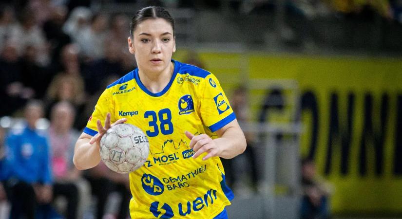 Vámos Petra nem tér haza, kitölti szerződését a Metznél