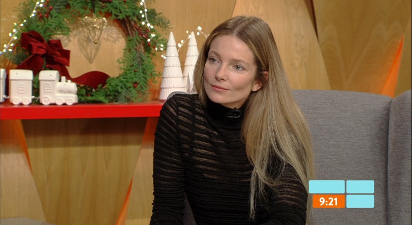 Mihalik Enikő rúdtáncol, és belsőépítészettel próbálkozik