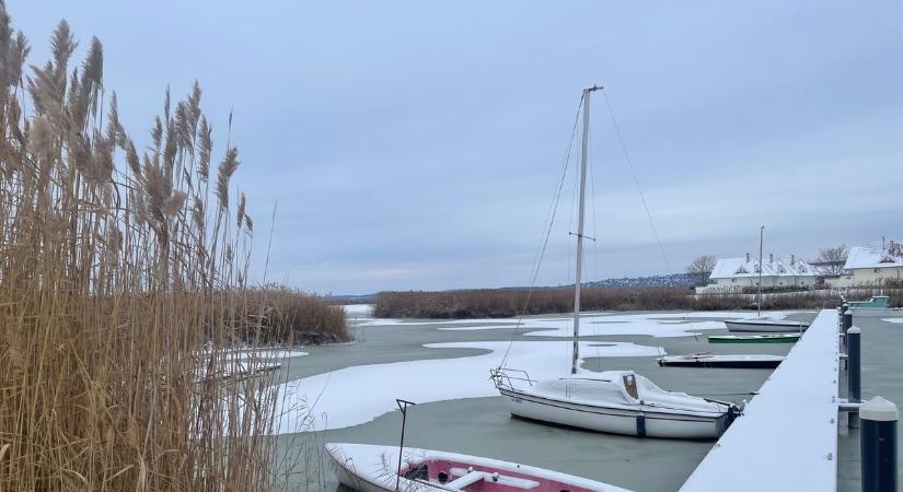 Amilyen gyönyörű a befagyott Velencei-tó, annyira veszélyes is