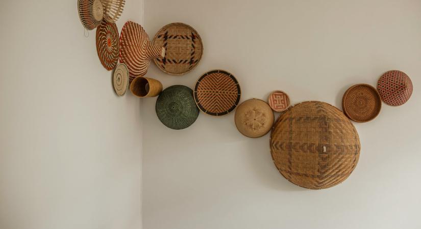 Stílusos faldekorációk az otthonodban: ötletek a képeken túl