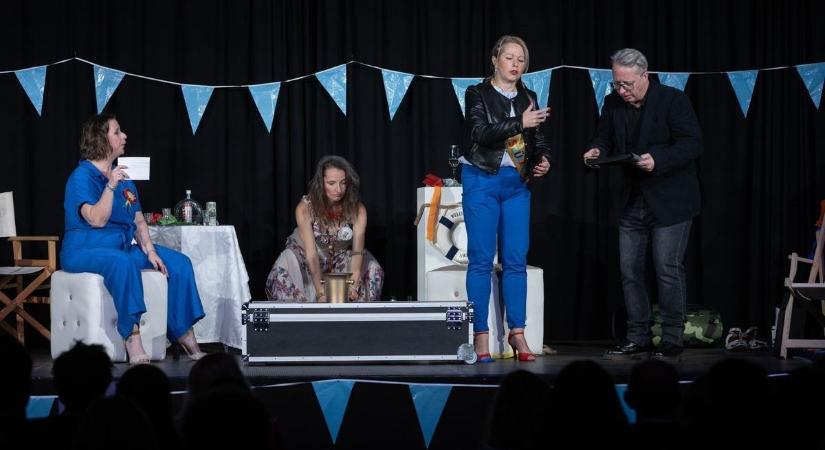 A feláldozhatók: Nemzetközi vizekre evez ismét a társulat