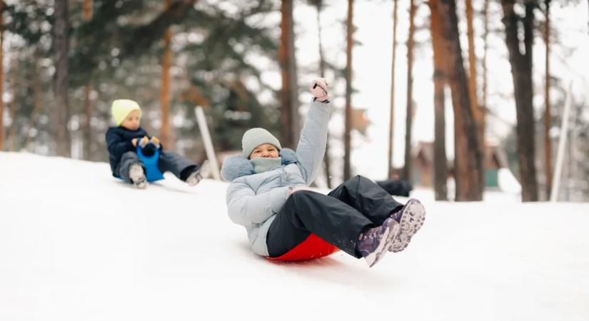 Filléres megoldások szánkó helyett: így lesz igazán szórakoztató a ropogós hótakaró az unokákkal