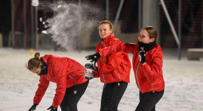 A hógolyó-csata után szerb, horvát és román csapattal is mérkőznek
