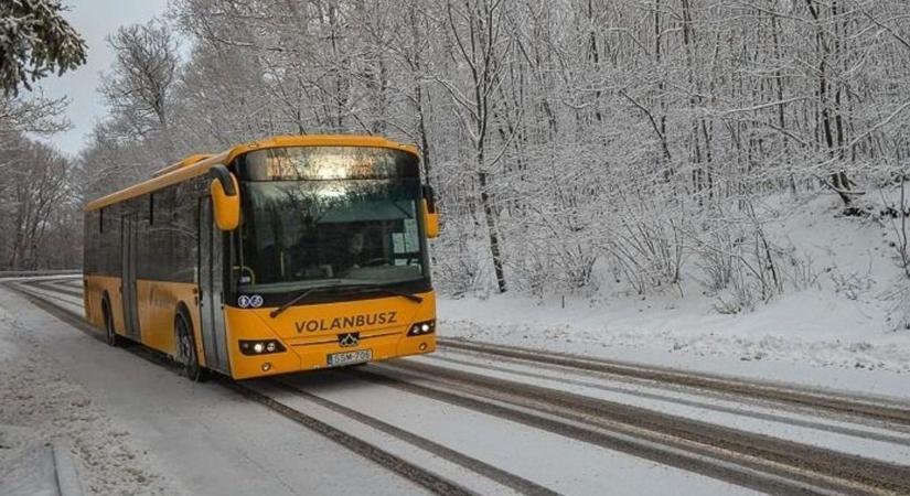 Murgát elzárta a hó, nem tudtak bemenni a távolsági buszok