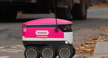 Szállítórobotok viszik házhoz a rendeléseket