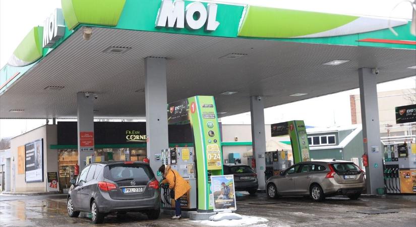 Mit tippel, hol olcsóbb most a benzin? Magyarországon vagy Szlovéniában?