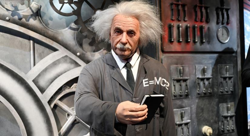 Bárki ingyen hozzájuthat Albert Einstein és Hajós Alfréd műveihez