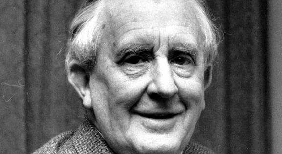 Merülj el Tolkien magával ragadó felolvasásában!