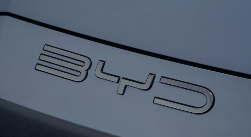 Komoly bejelentést tett a BYD: még hosszabb garanciát vállalnak az aksikra!