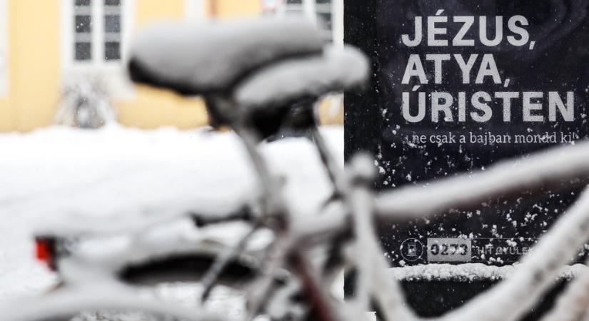 Pintér Bence rendkívüli egyeztetést kezdeményezett a győri hóhelyzet miatt - a Fidesz szerint csak a telefont kellene felemelnie