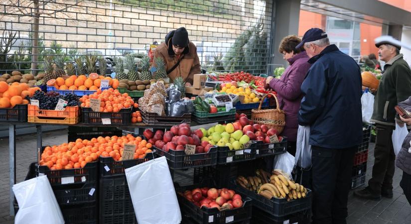 Melyik gyümölcs érik januárban, és mi köze a hóeséshez?