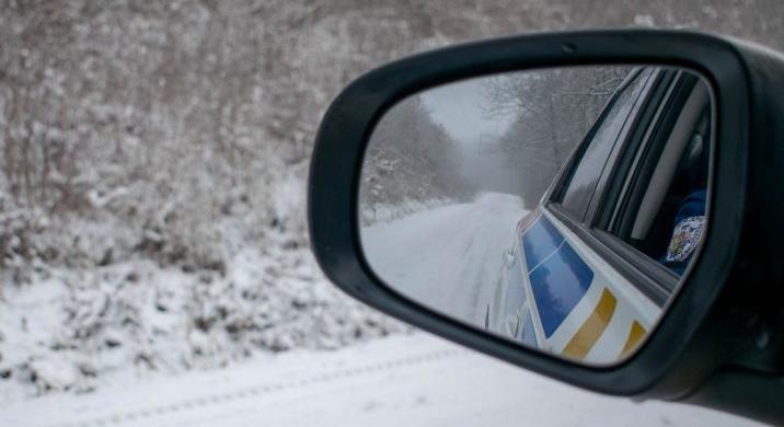 Az utolsó pillanatban húztak ki egy 17 éves lányt a jeges vízből az ózdi rendőrök