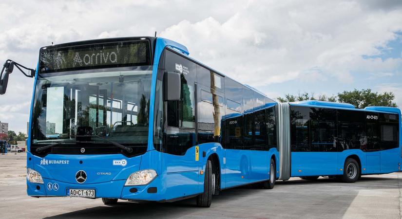 25 vadonatúj busz állt forgalomba Budapesten