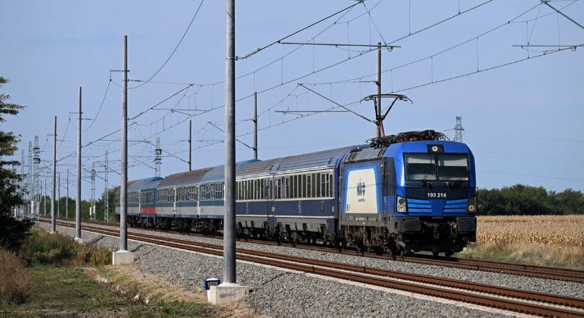 Még mindig vannak, akik nem figyelnek eléggé: ennyi baleset volt tavaly a vasúti átjáróknál